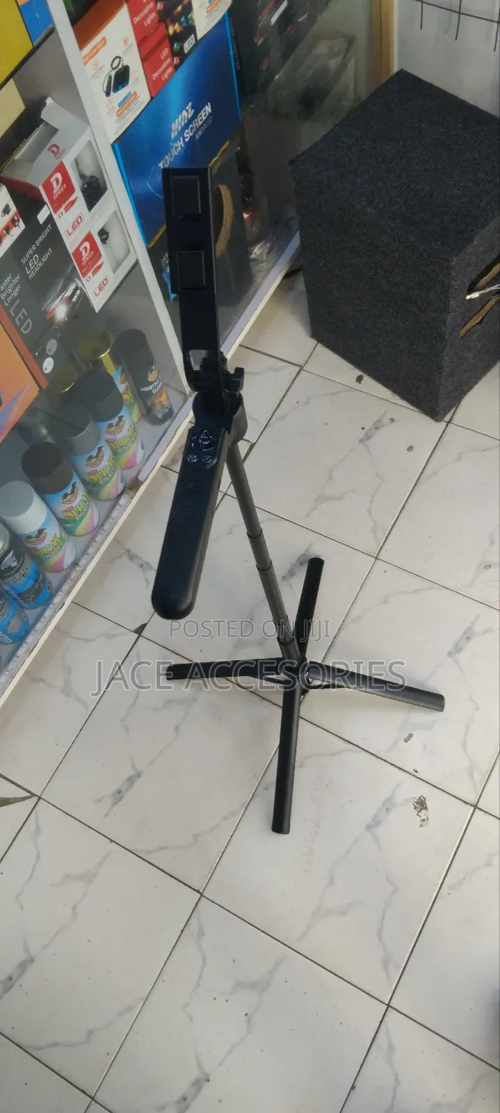Latest Tripod/Selfie Stick Live Streaming With Face Tracking