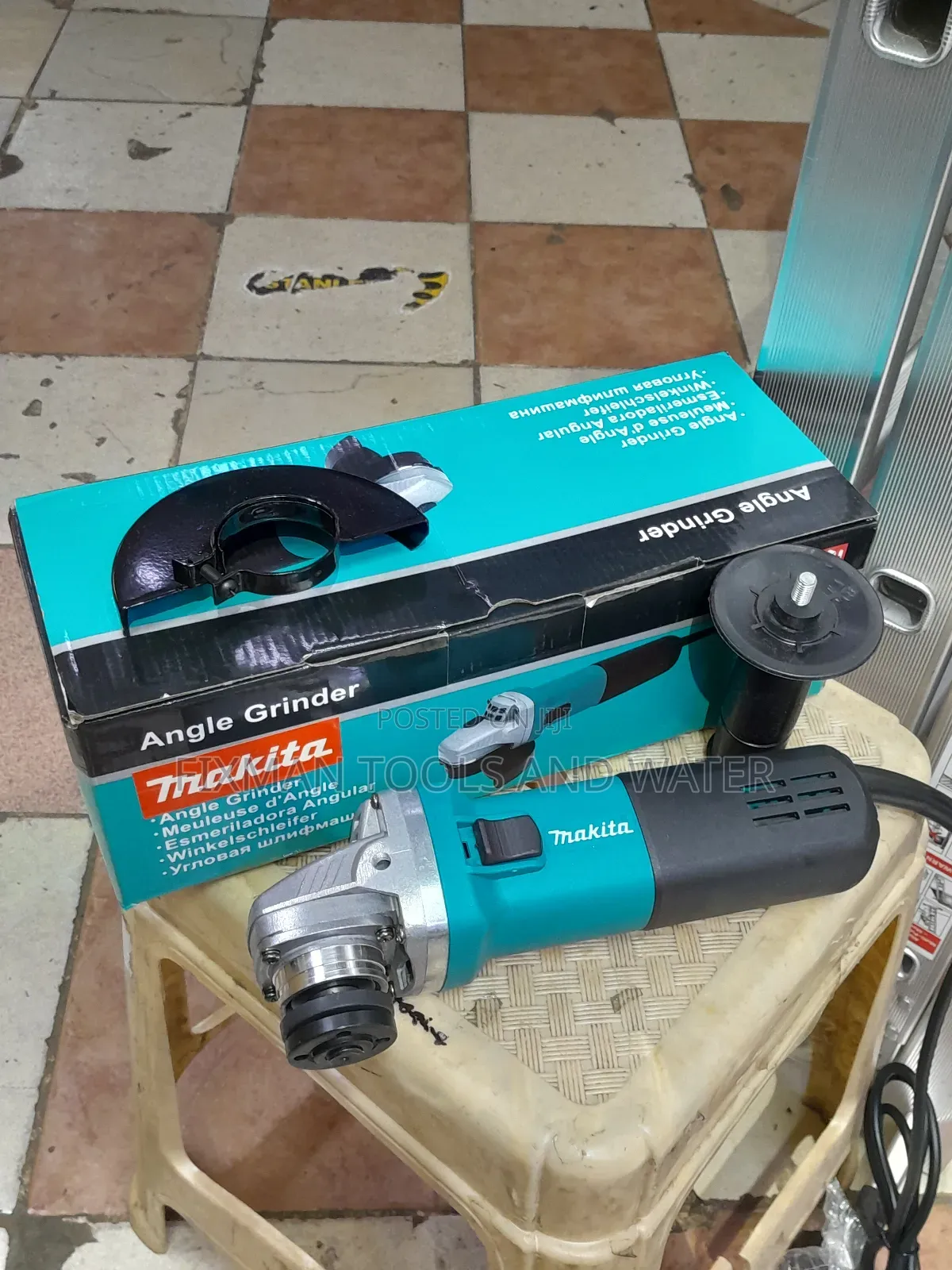 New MAKITA ANGLE GRINDER 4.5" 840 Watts + Free Disc