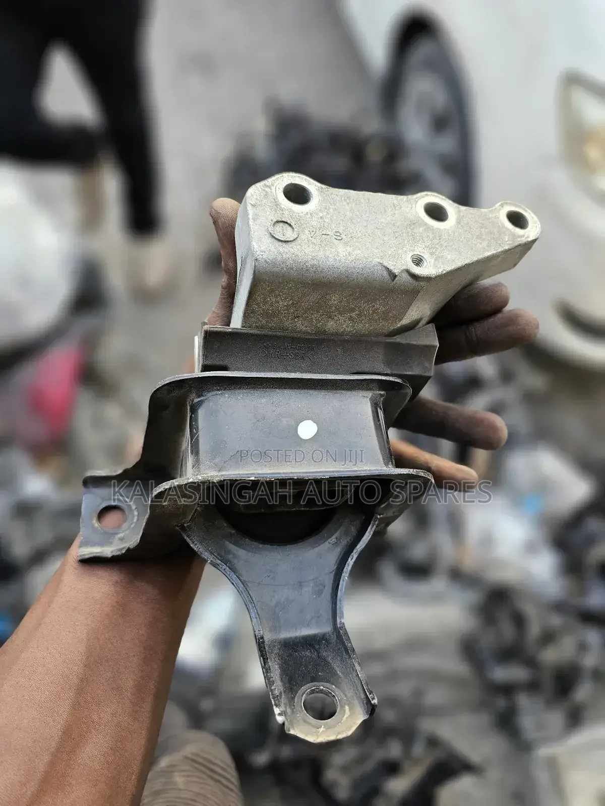 Suzuki Solio Engine Mounting
