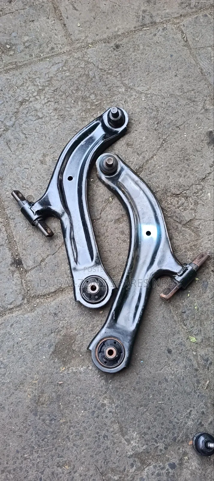 Control Arms Nissan X-Trail NT31.