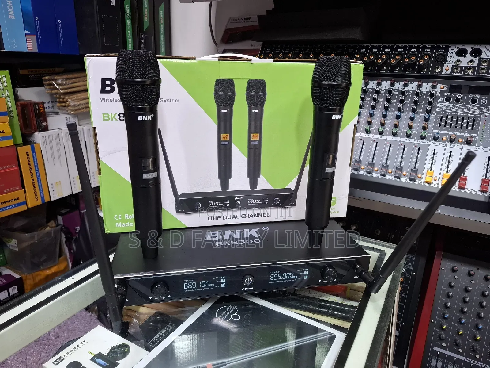 BNK BK8300 Wireless Microphone
