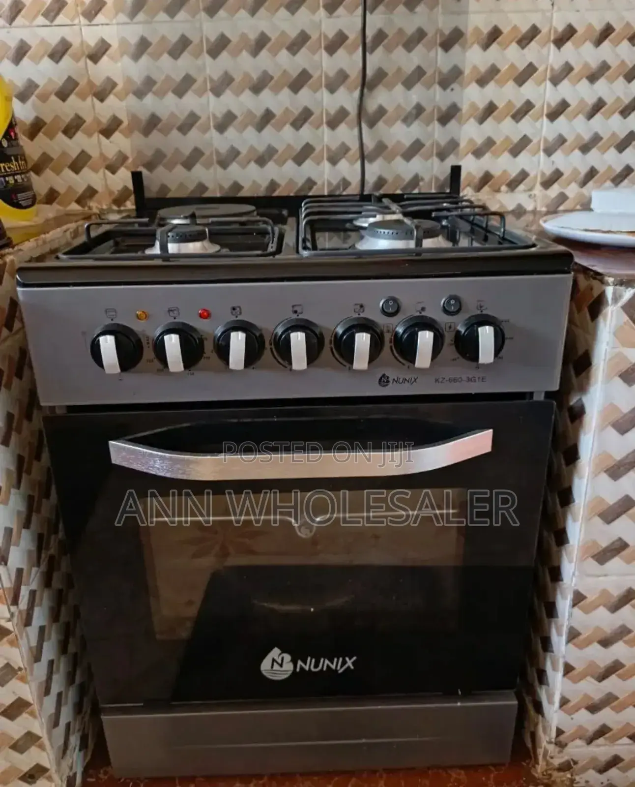 Nunix 60 by 60 Free Standing Cooker.