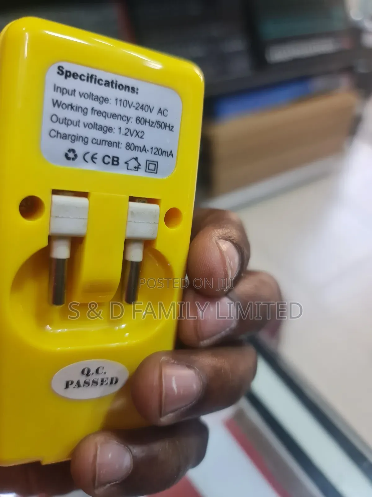 AA/AAA Battery Charger