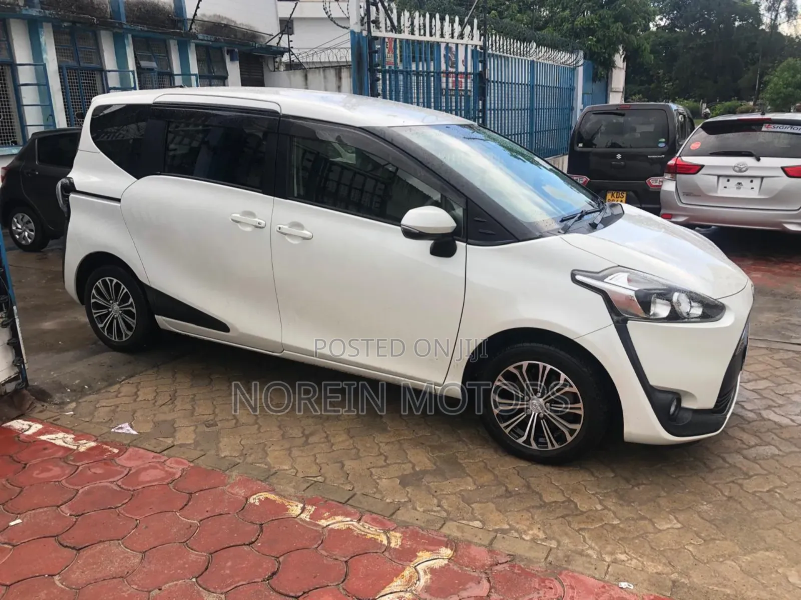 Toyota Sienta 2017 Pearl