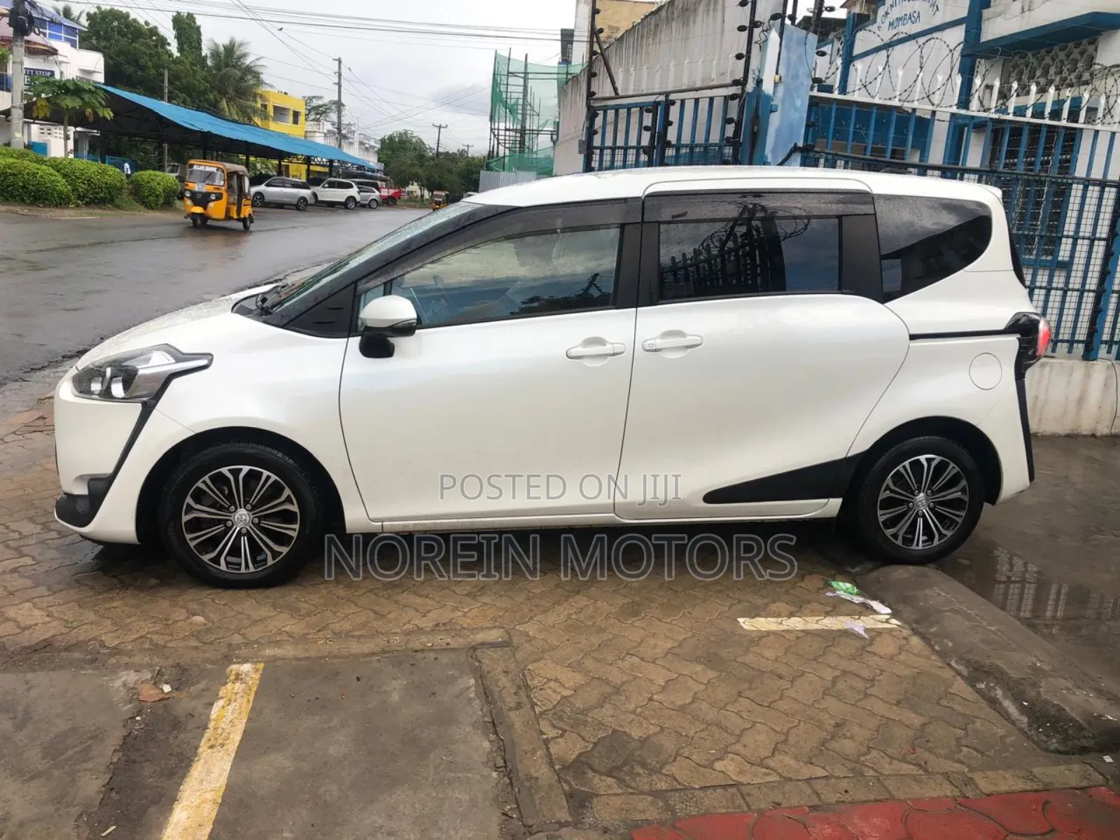 Toyota Sienta 2017 Pearl