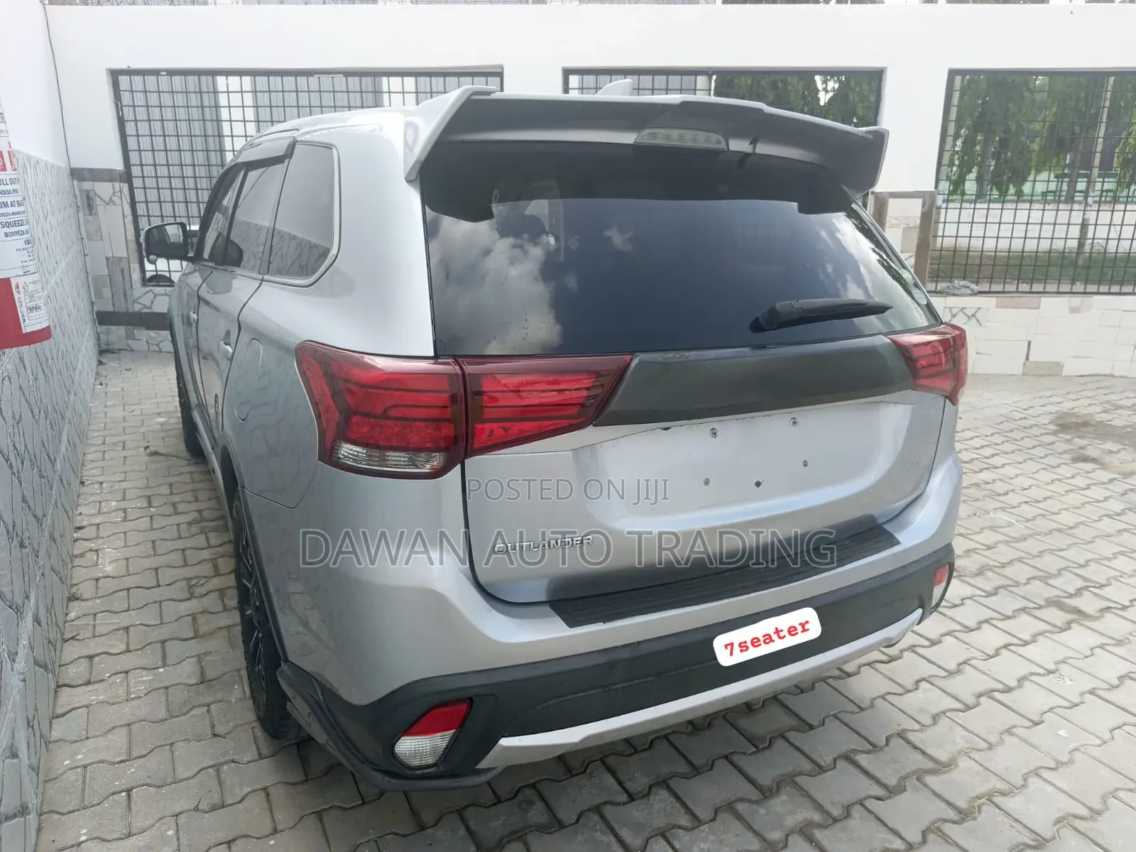 Mitsubishi Outlander 2017 Silver