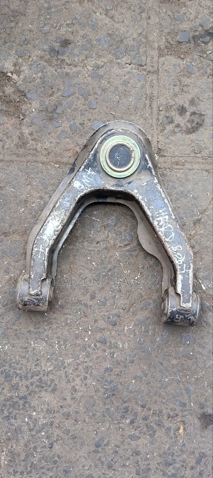 Upper Control Arms Nissan Hardbody 2 4wd.