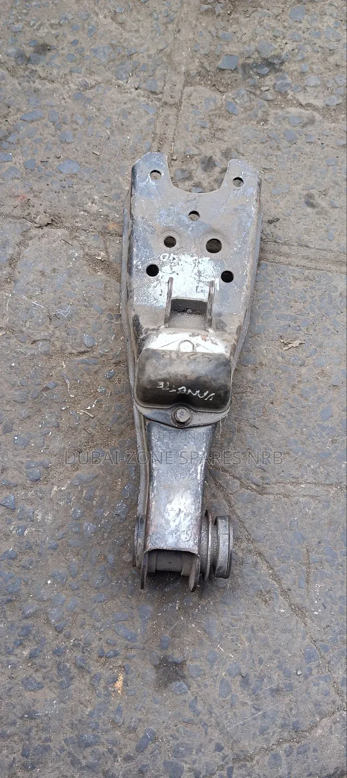 Lower Control Arms Vannette, Mazda Bondo.