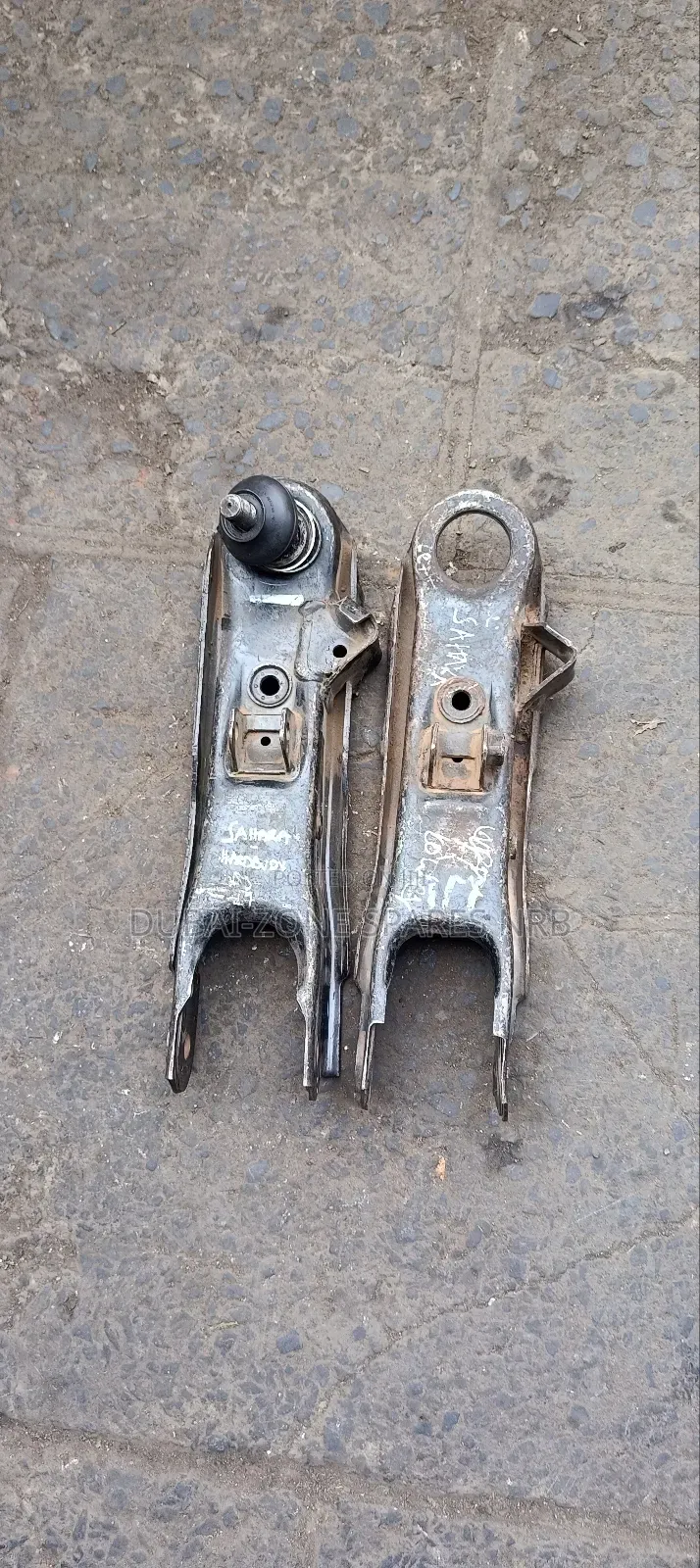 Lower Control Arms Nissan Sahara, Hardbody,Td27,E24 2wd.
