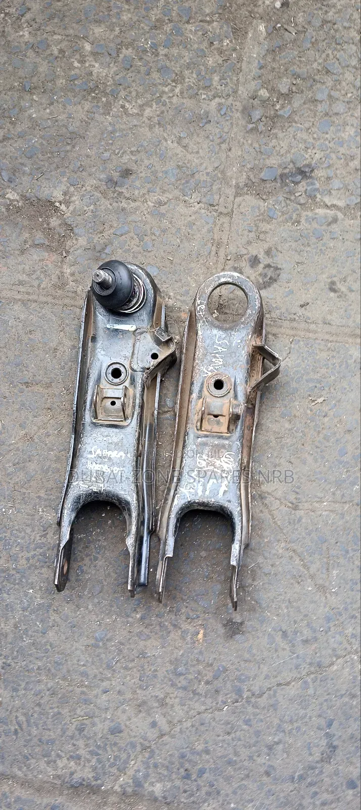 Lower Control Arms Nissan Sahara, Hardbody,Td27,E24 2wd.