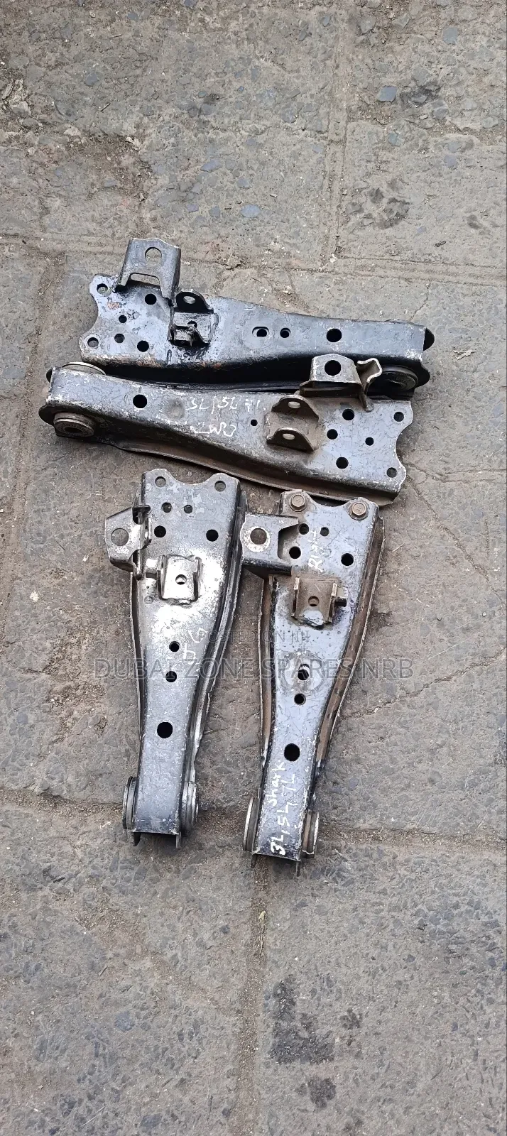 Lower Control Arms 3L,5L,7L Hiace Shark.