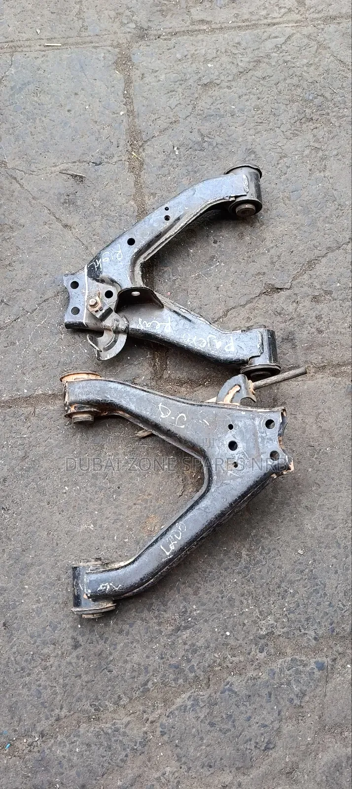 Rear Control Arms Pajero Shogun.
