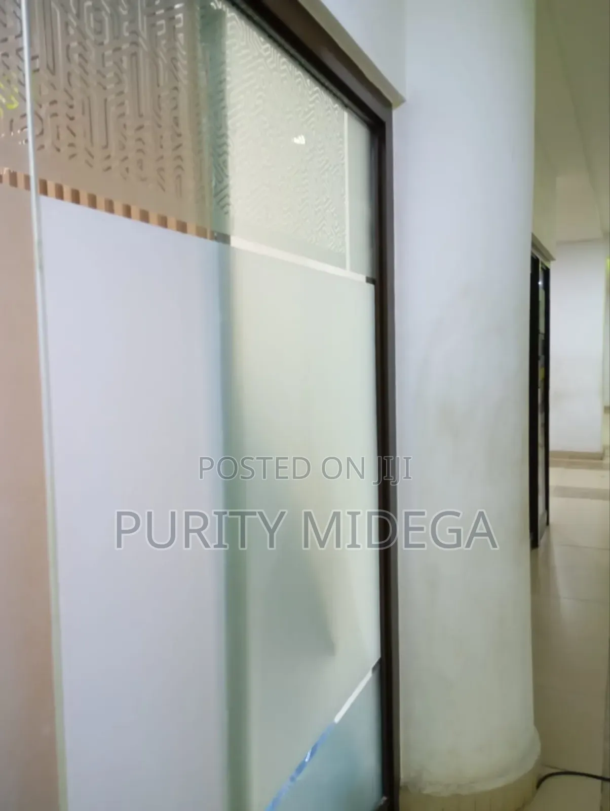 Adorable Privacy Films for Bathroom Glasses