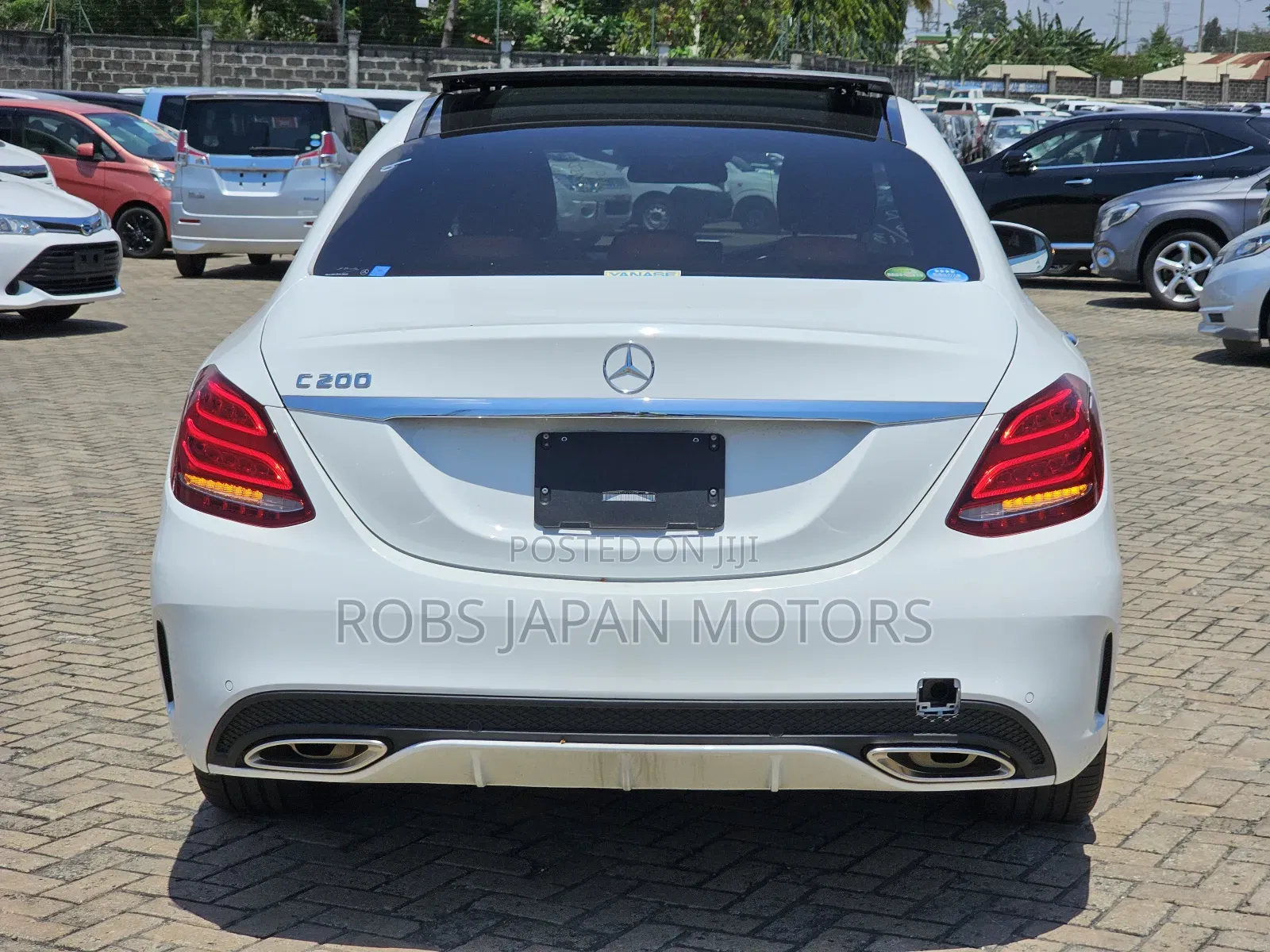 Mercedes-Benz C200 2018 Pearl