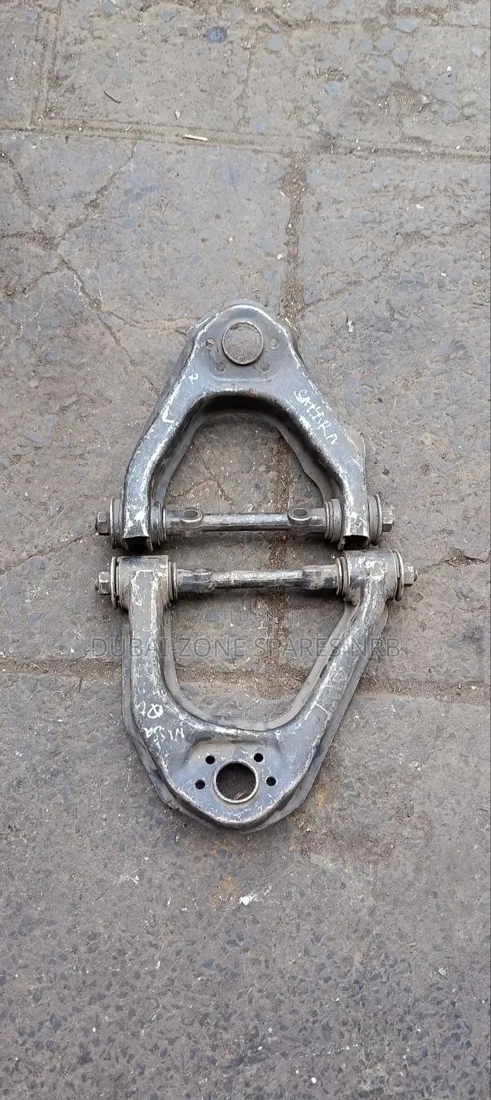 Upper Control Arms Nissan Sahara,Qd,Td27,E24 2 4WD.