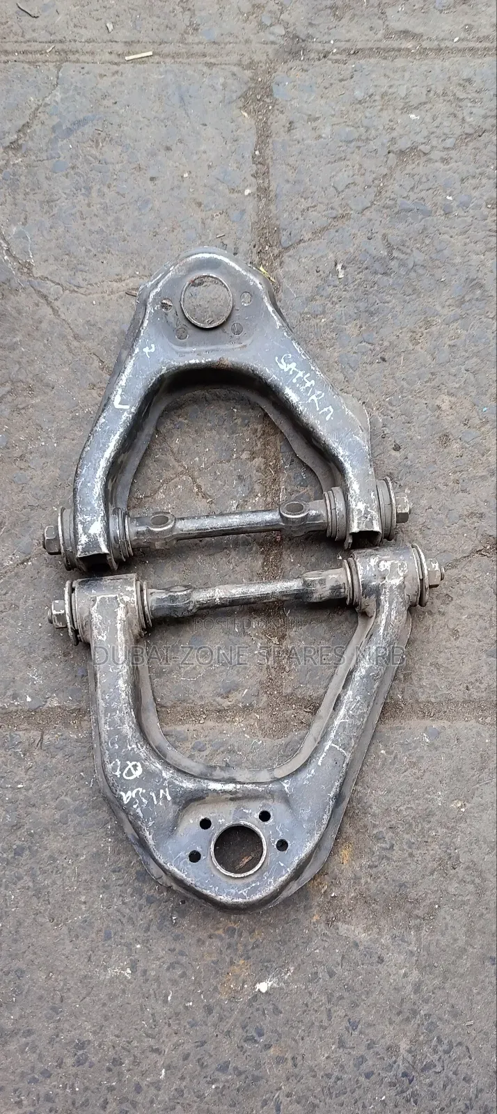 Upper Control Arms Nissan Sahara,Qd,Td27,E24 2 4WD.