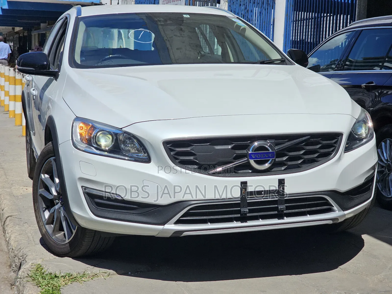 Volvo V60 T5 Premier AWD 2017 Pearl