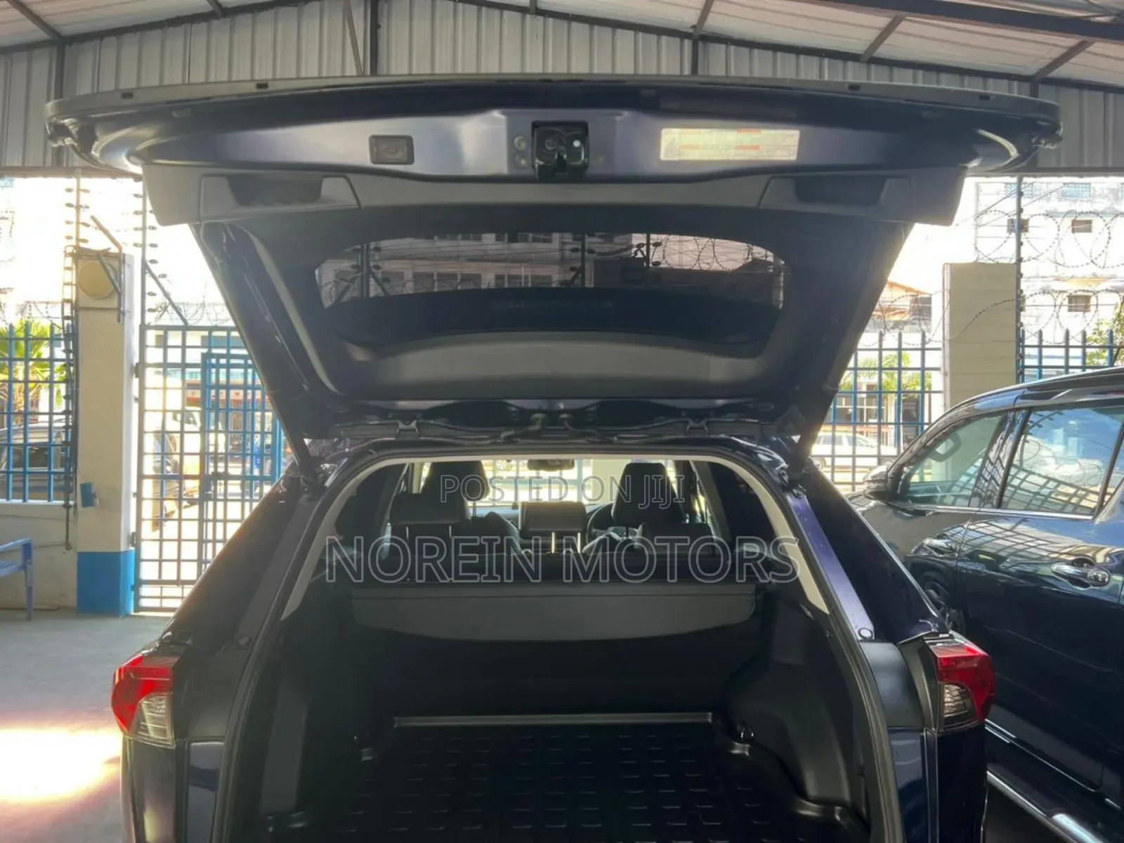 Toyota RAV4 2020 Blue