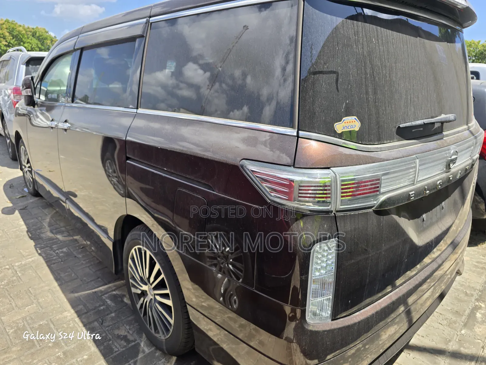 Nissan Elgrand 2017 Brown