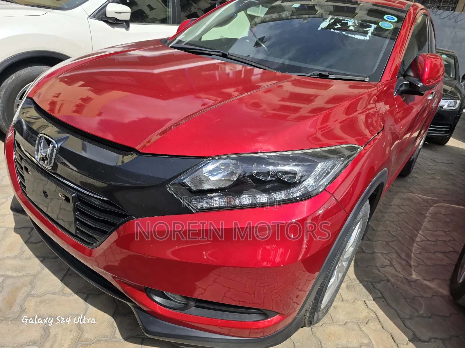 Honda Vezel 2017 Red