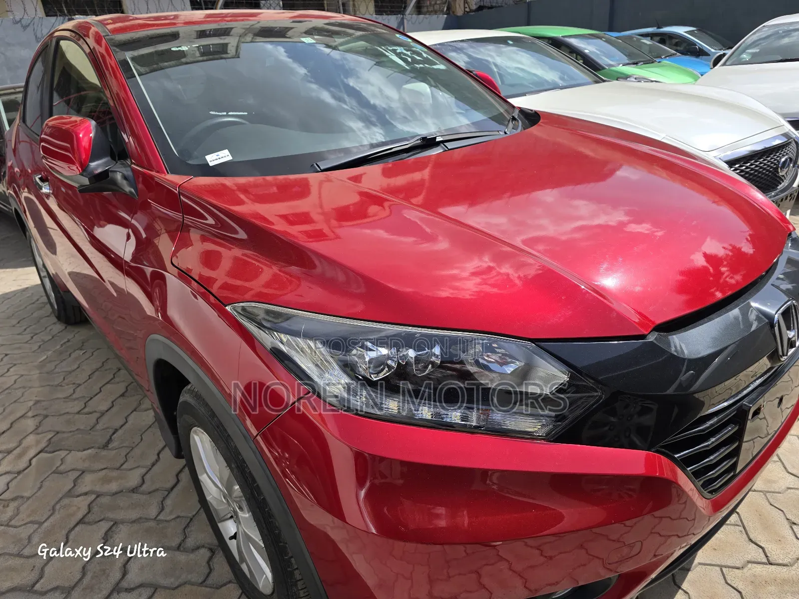 Honda Vezel 2017 Red