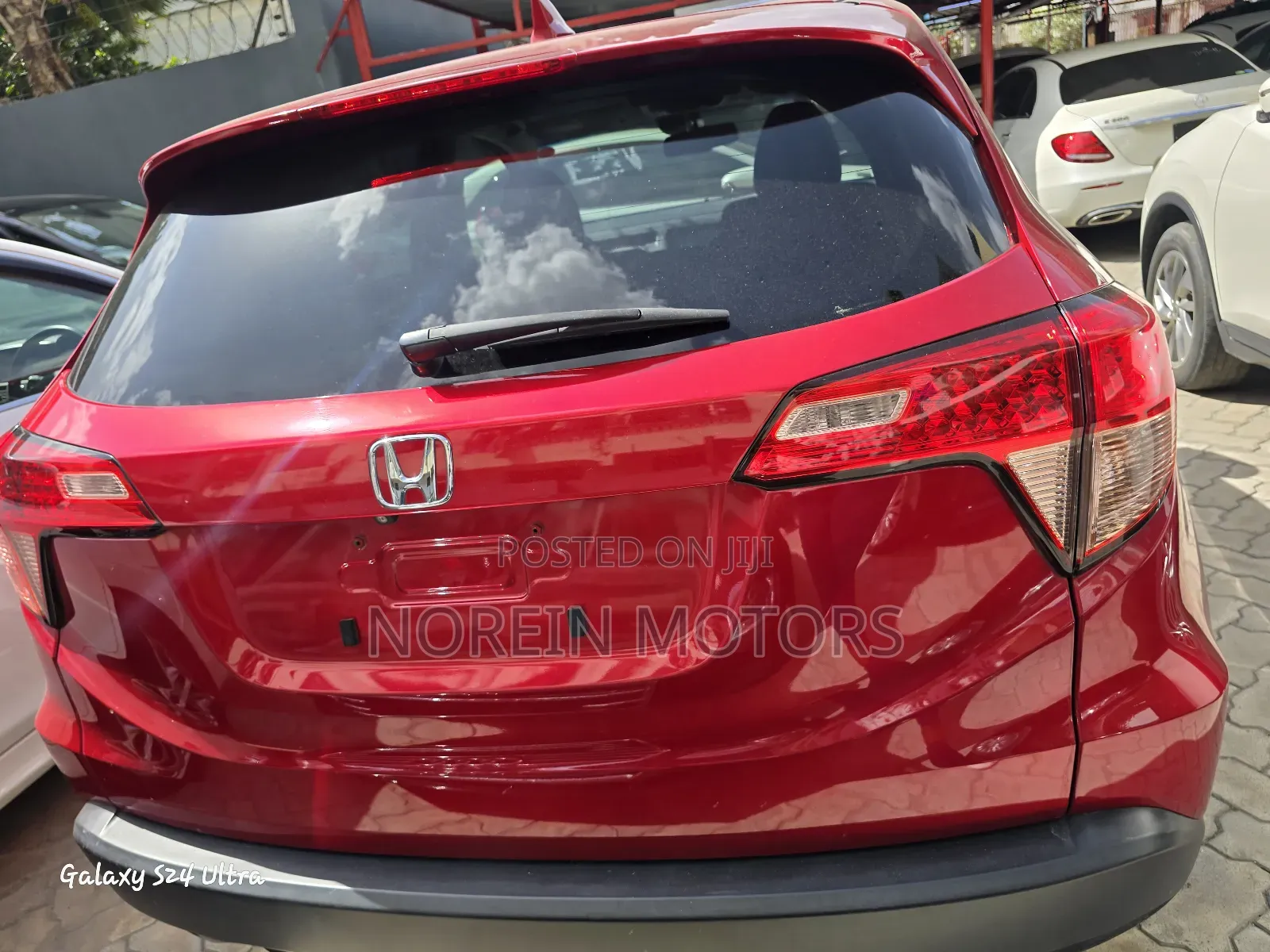 Honda Vezel 2017 Red