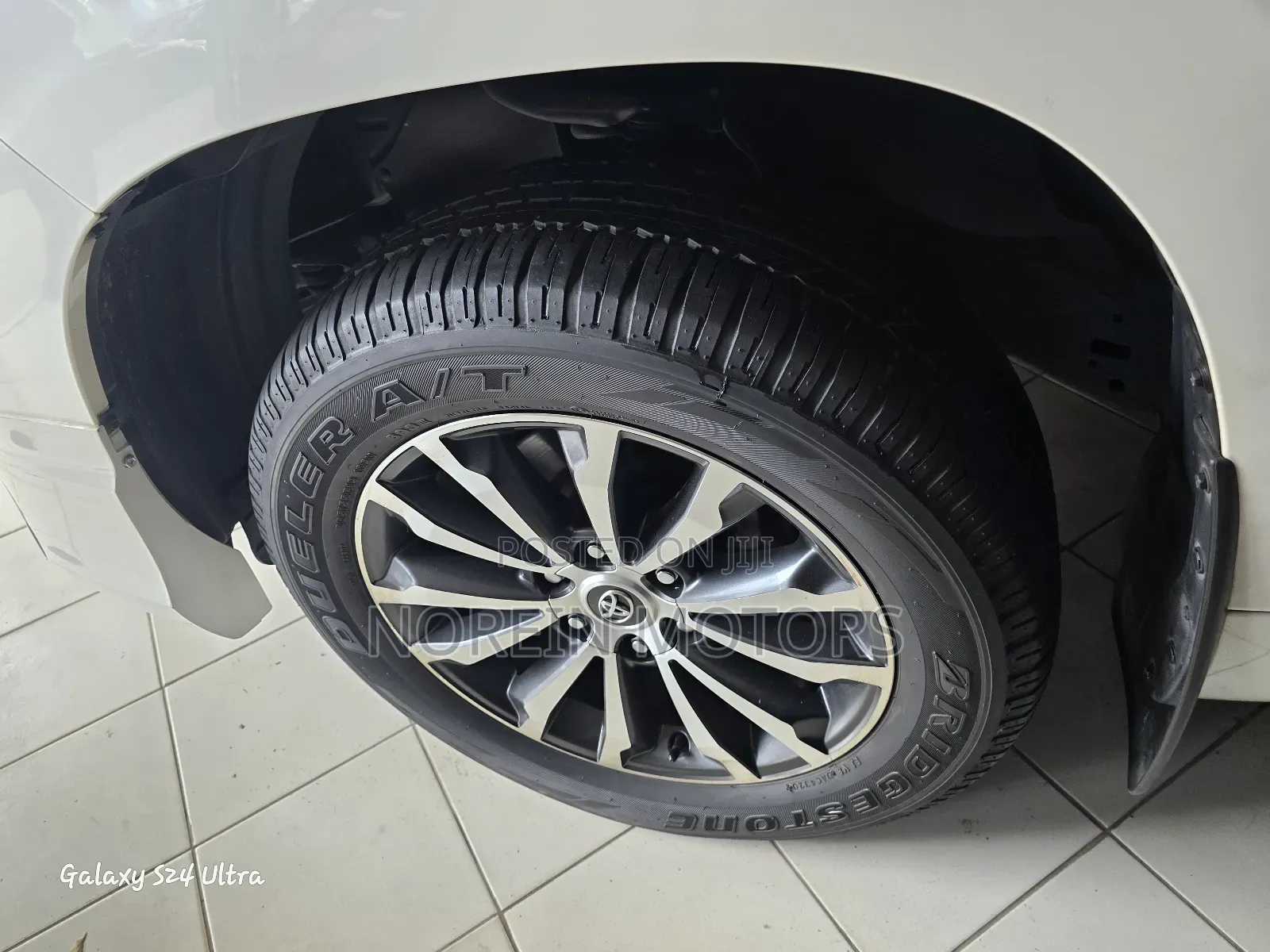 Toyota Land Cruiser Prado 2018 Off white