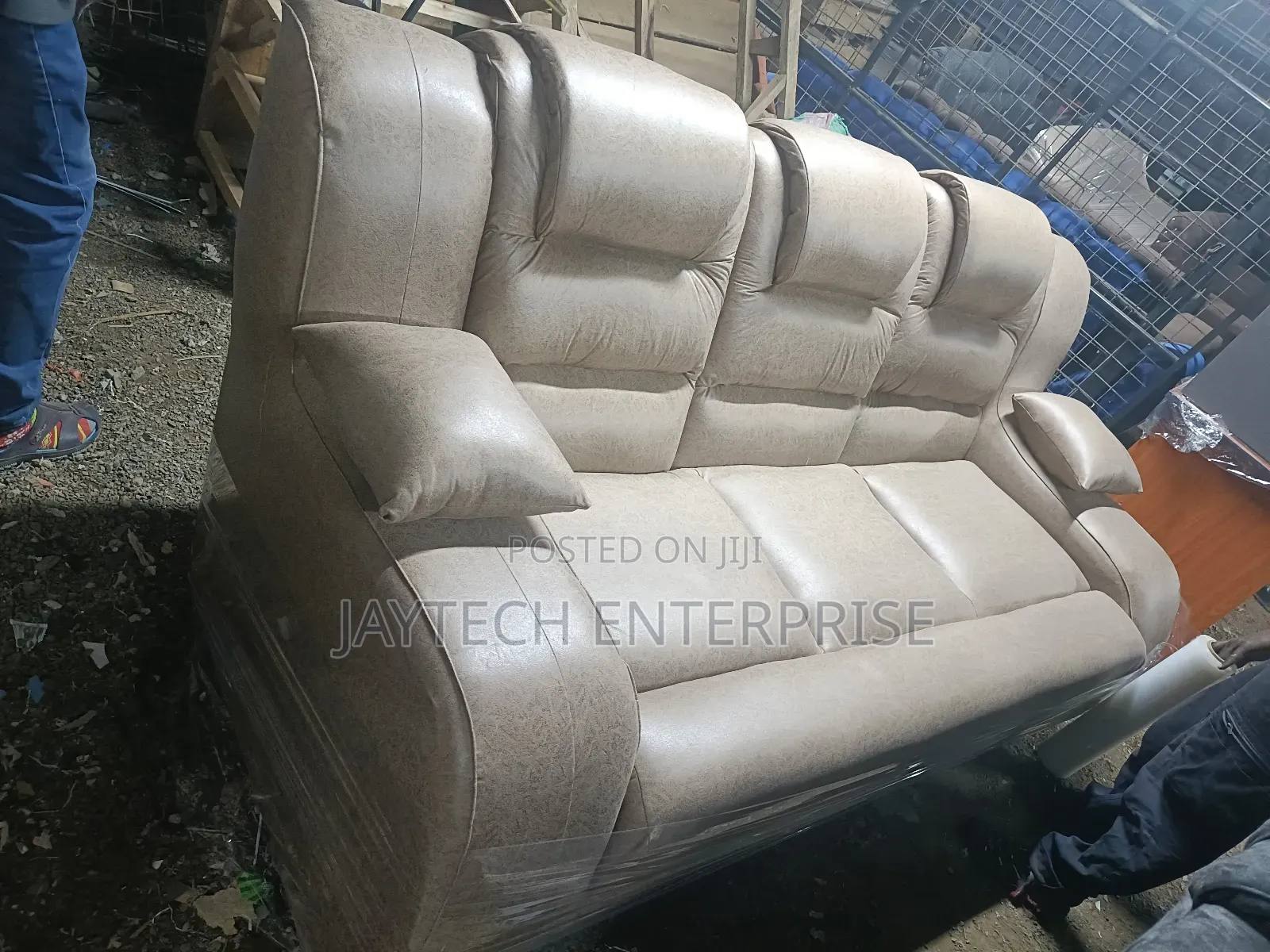Semi Recliner