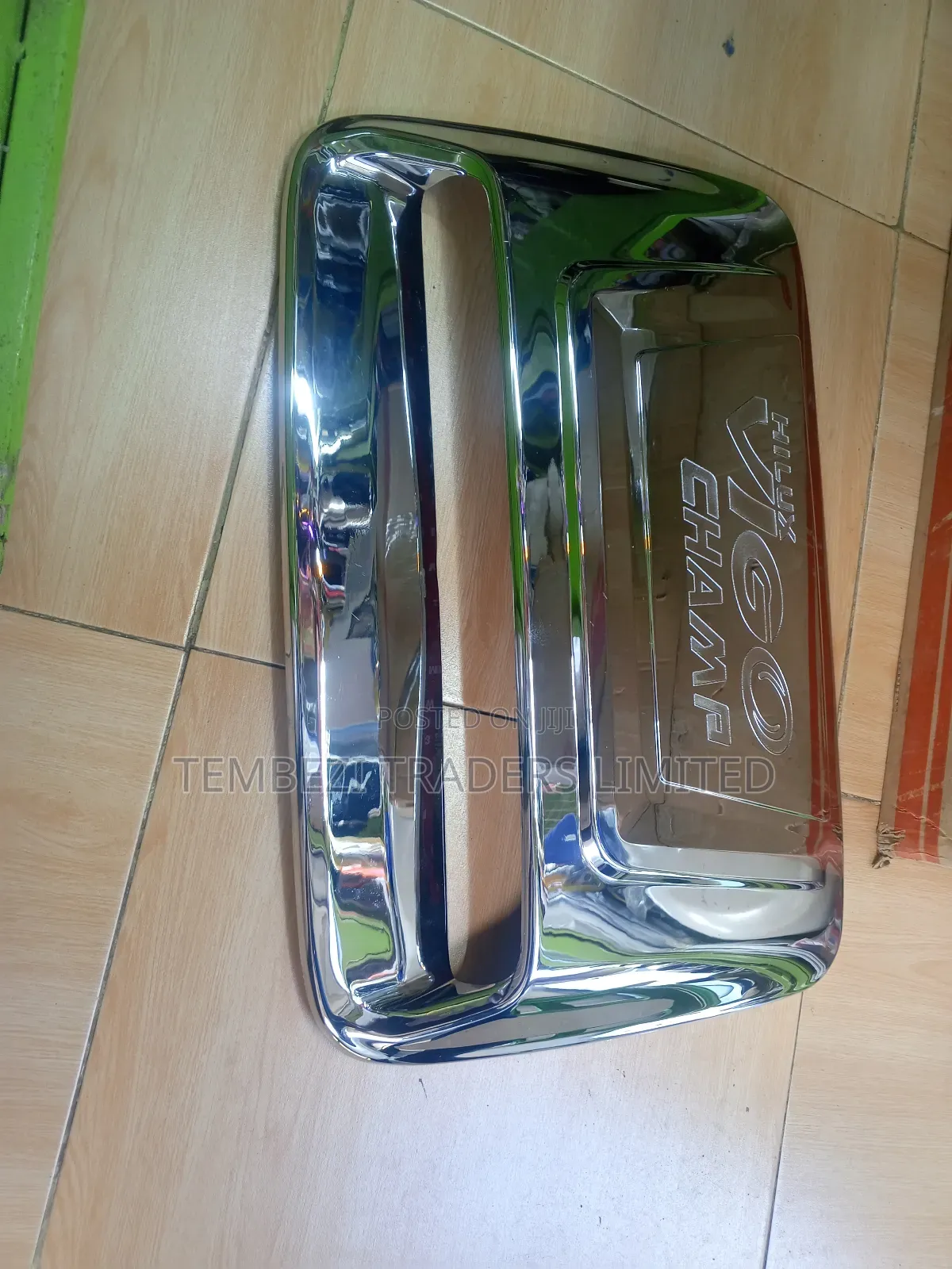 Chrome Bonnet Scoop Toyota Hilux Vigo /Revo