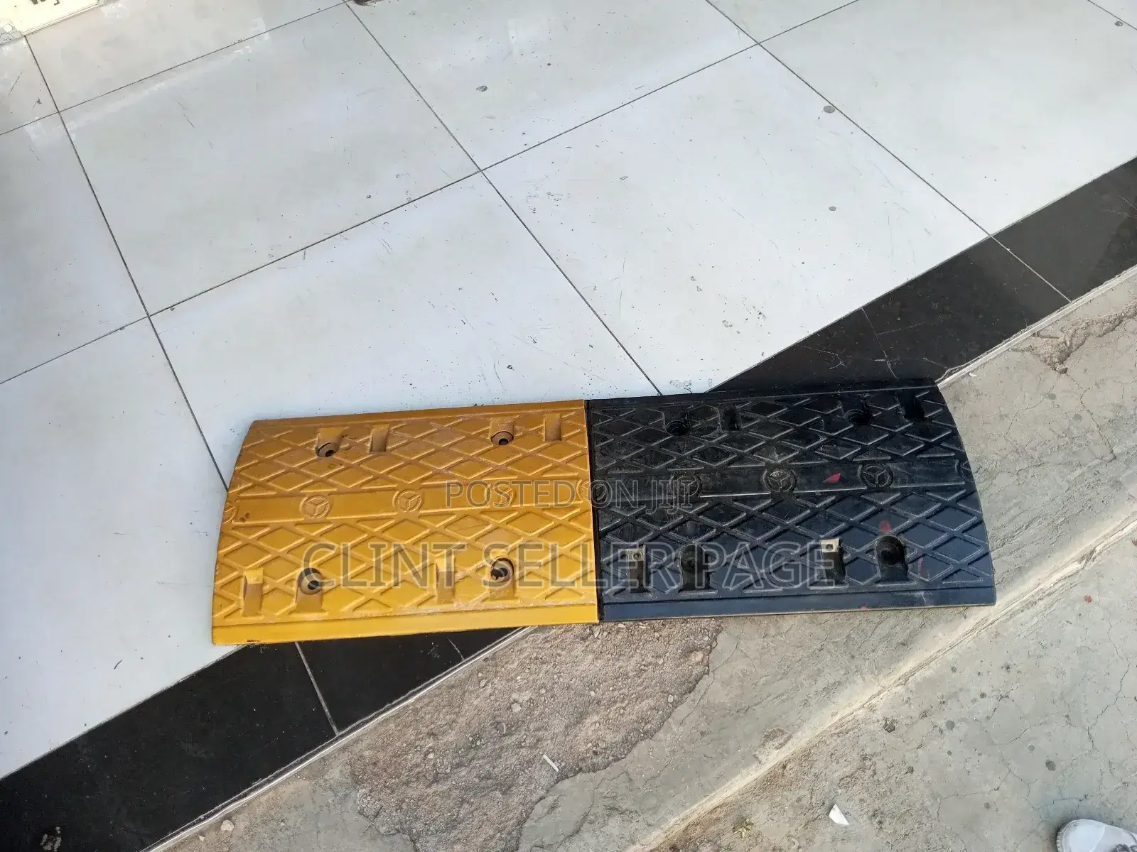 Rubber Speed Bumb.