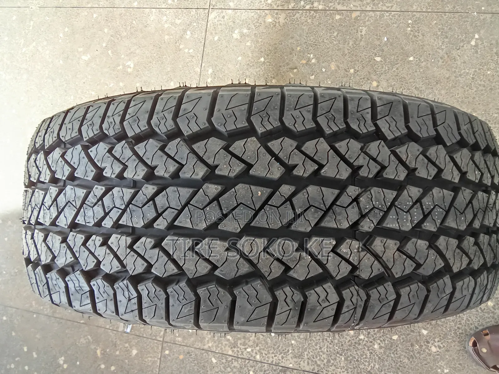 265/60r18 Maxxis Razr At781