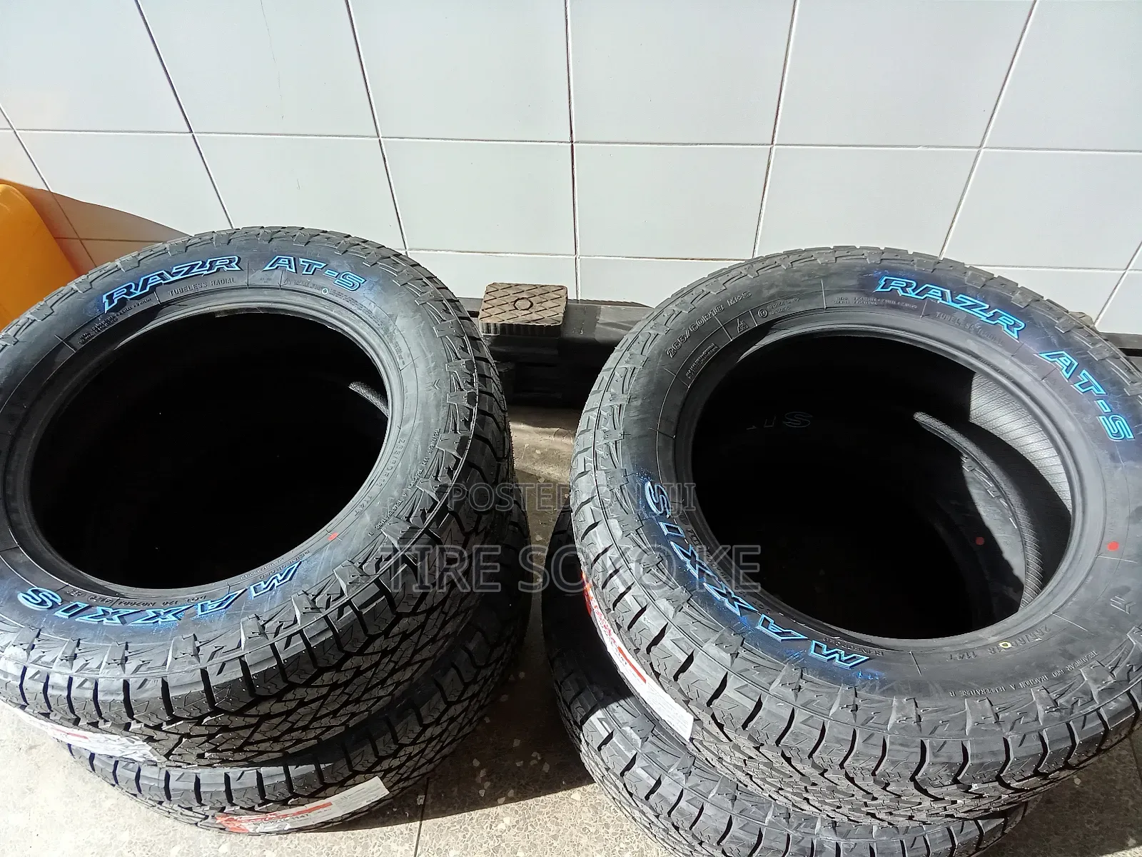 265/60r18 Maxxis Razr At781
