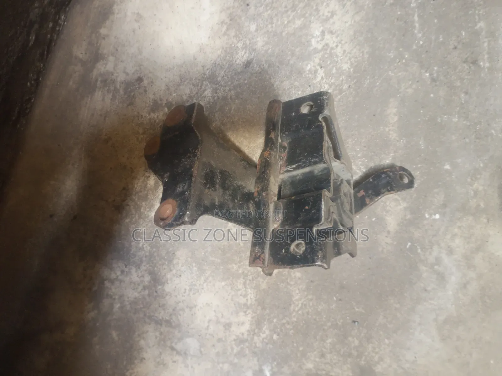 Suzuki Alto New Model Engine Mount
