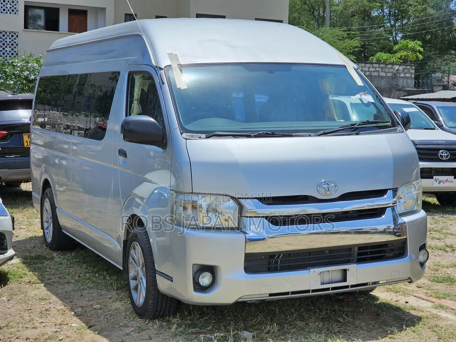 Toyota HiAce 2017 Silver