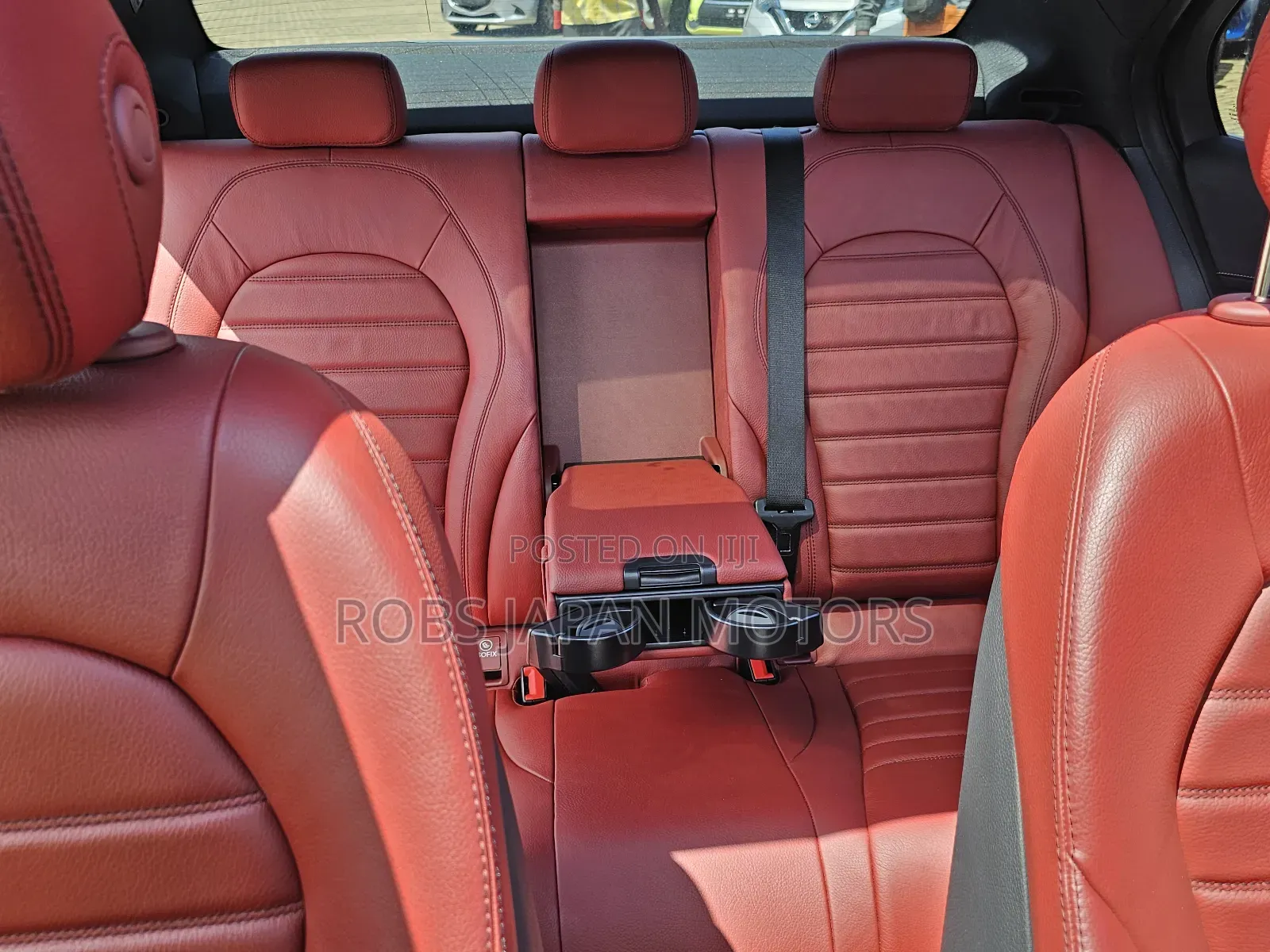 Mercedes-Benz C200 2018 Off white