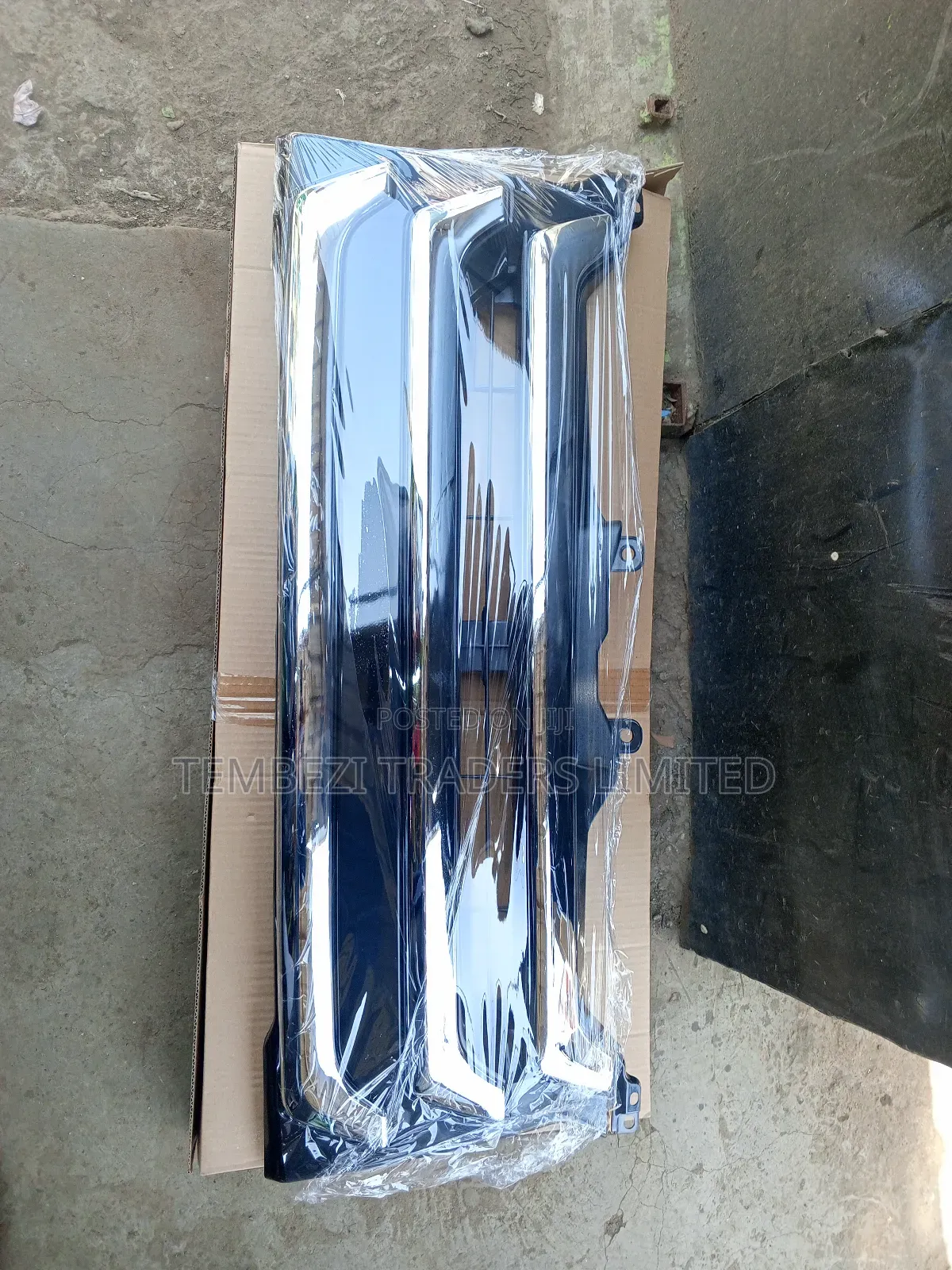 3 Stairs Chrome Grill Toyota Hiace 7L Matatu