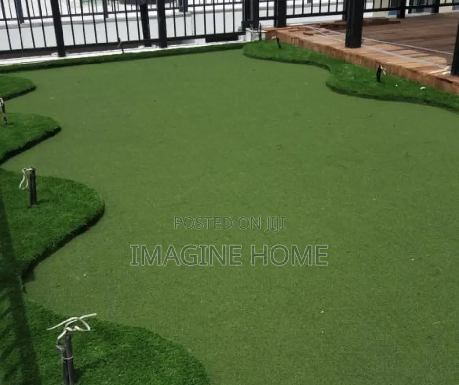 Rooftop Space Artificial Green Grass Carpet