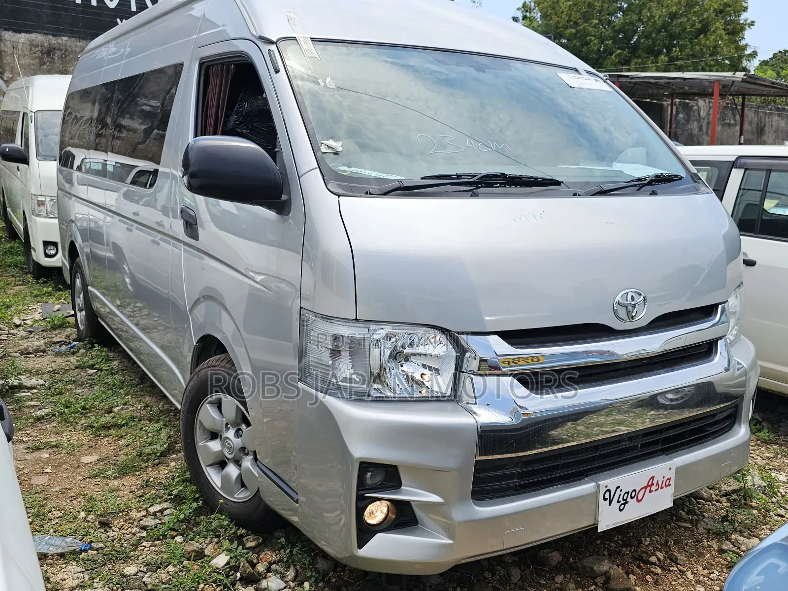Toyota Regius 2018 Silver