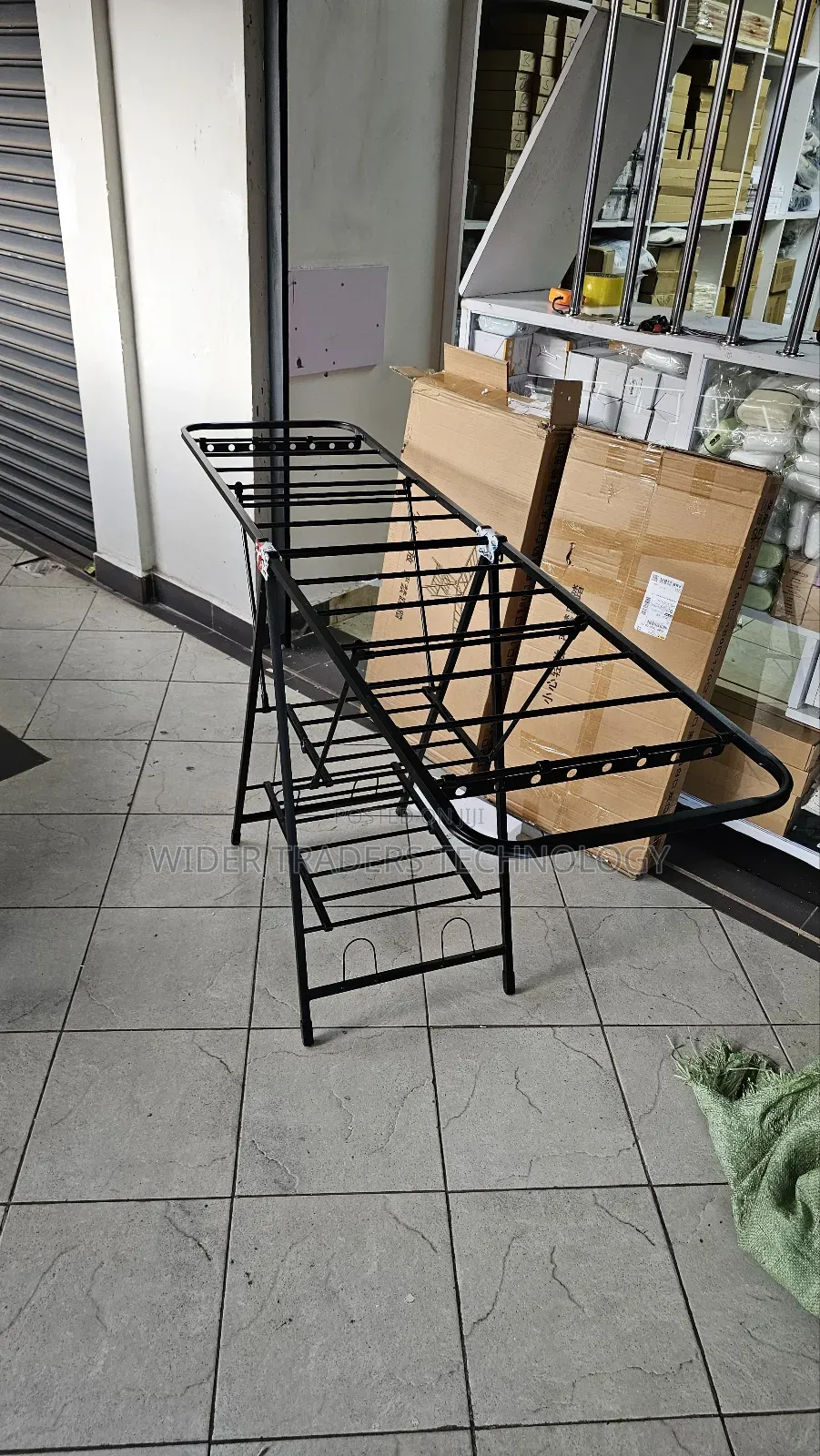 Black Movable Outdoor Drying Rack 1.7M Wheelscaster Wheels