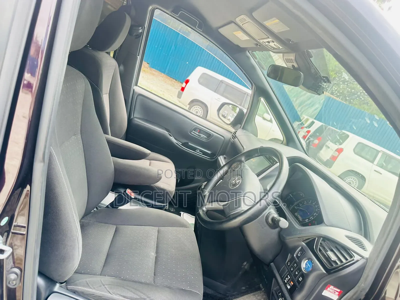 Toyota Voxy 2018 Purple