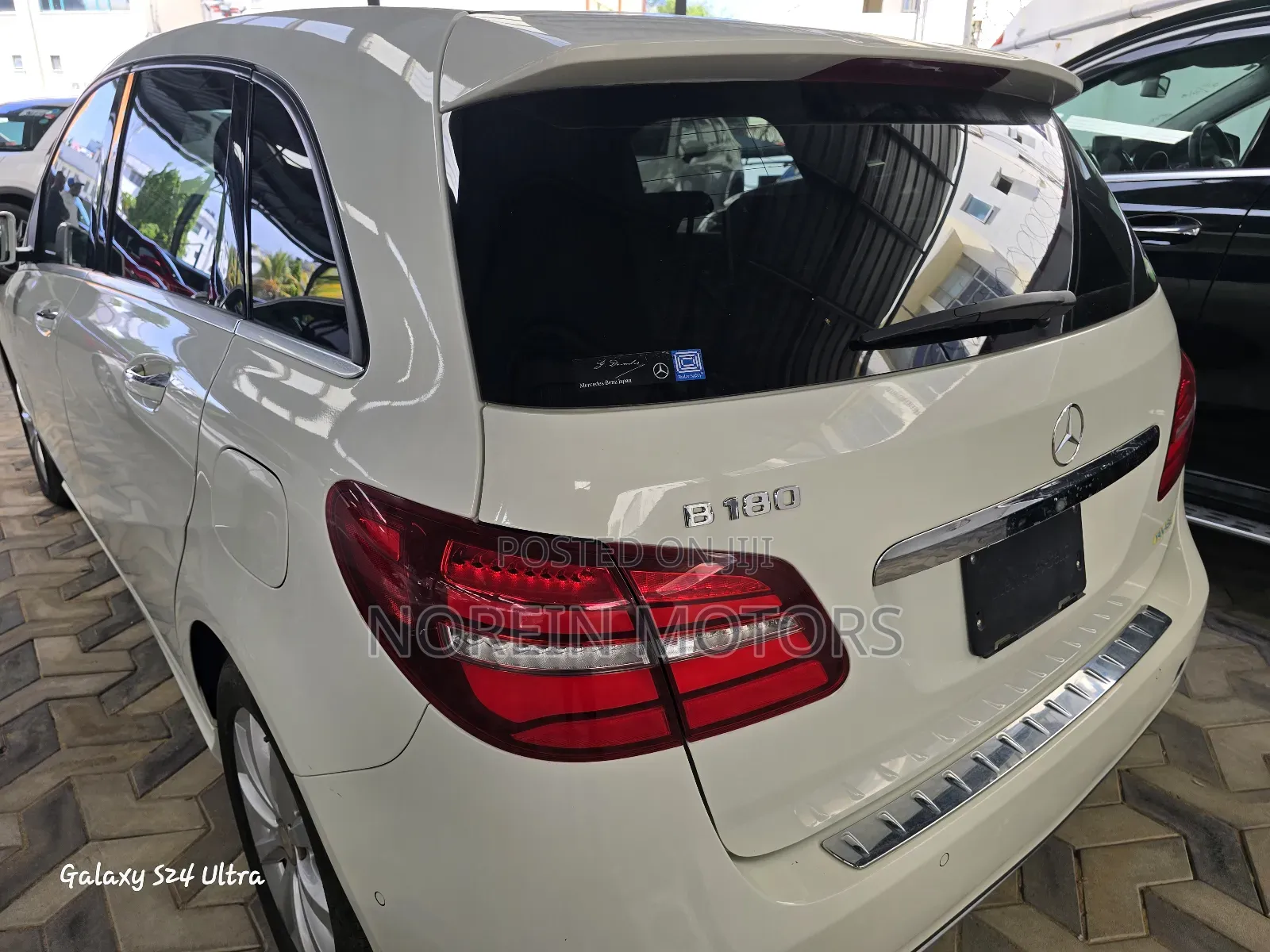 Mercedes-Benz B-Class 2017 Off white