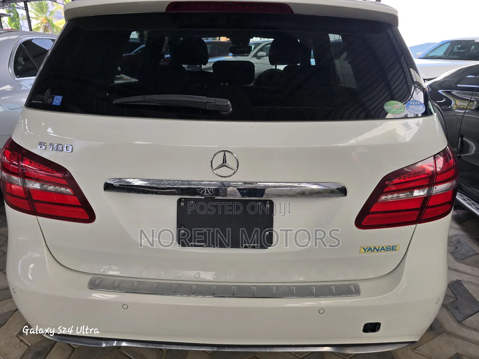 Mercedes-Benz B-Class 2017 Off white