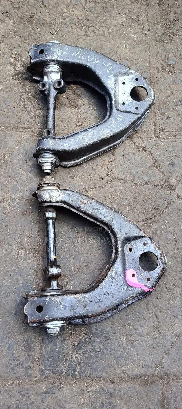 Upper Control Arms Hilux Surf Millennium.
