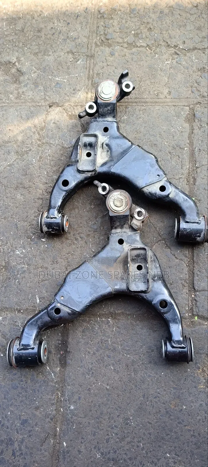 Lower Control Arms Prado J150.