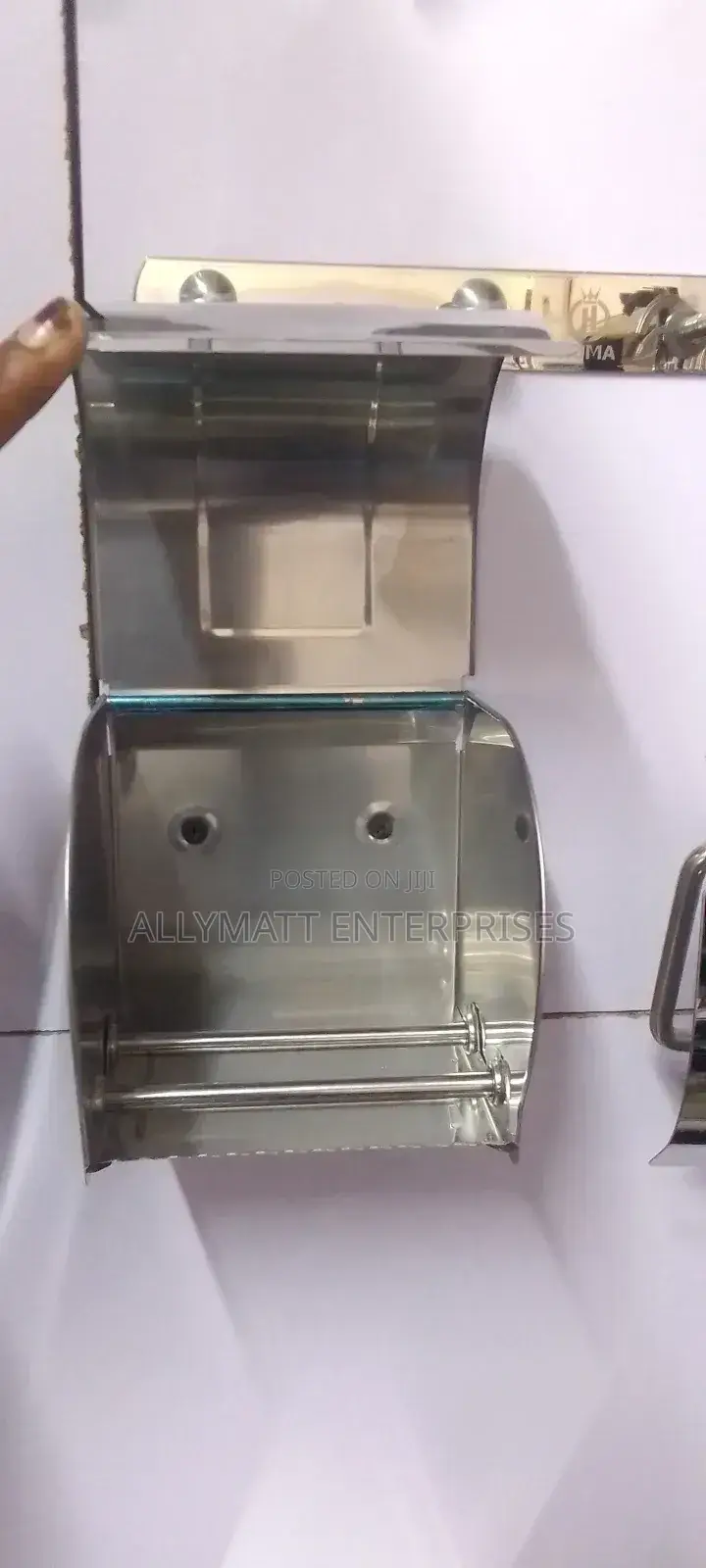 Tissue Holder