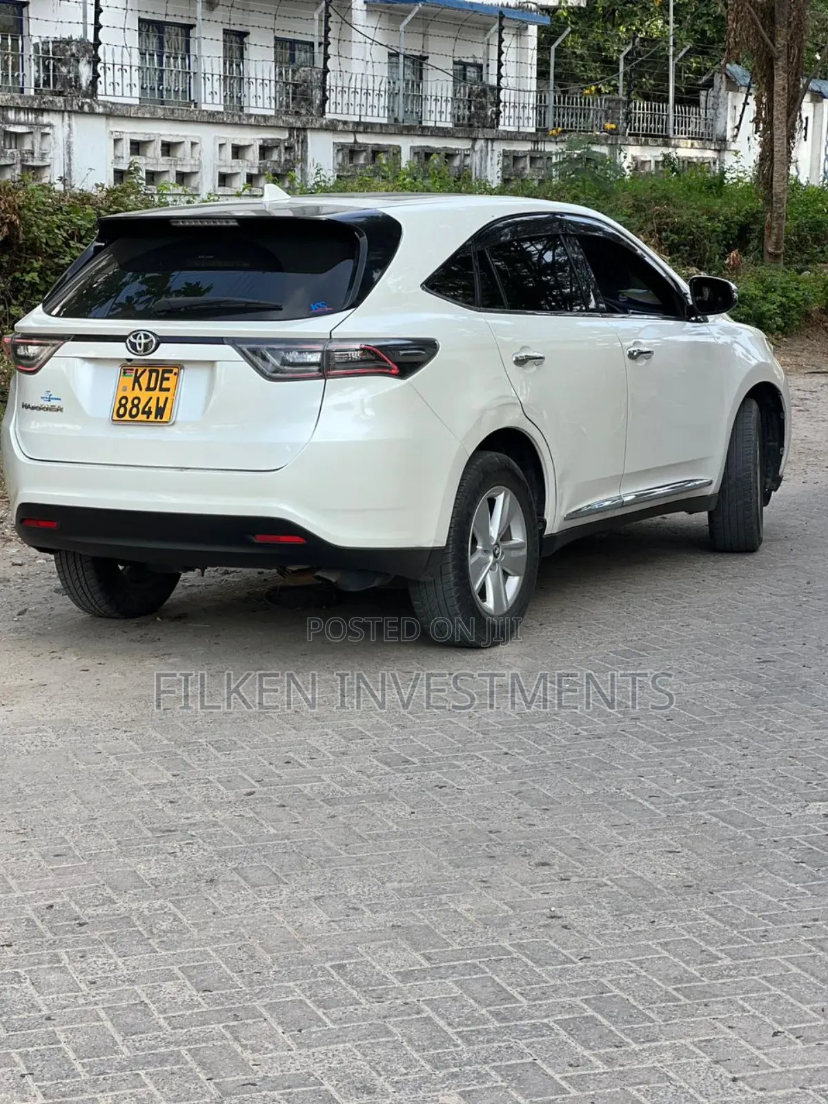 Toyota Harrier 2.0 2015 White