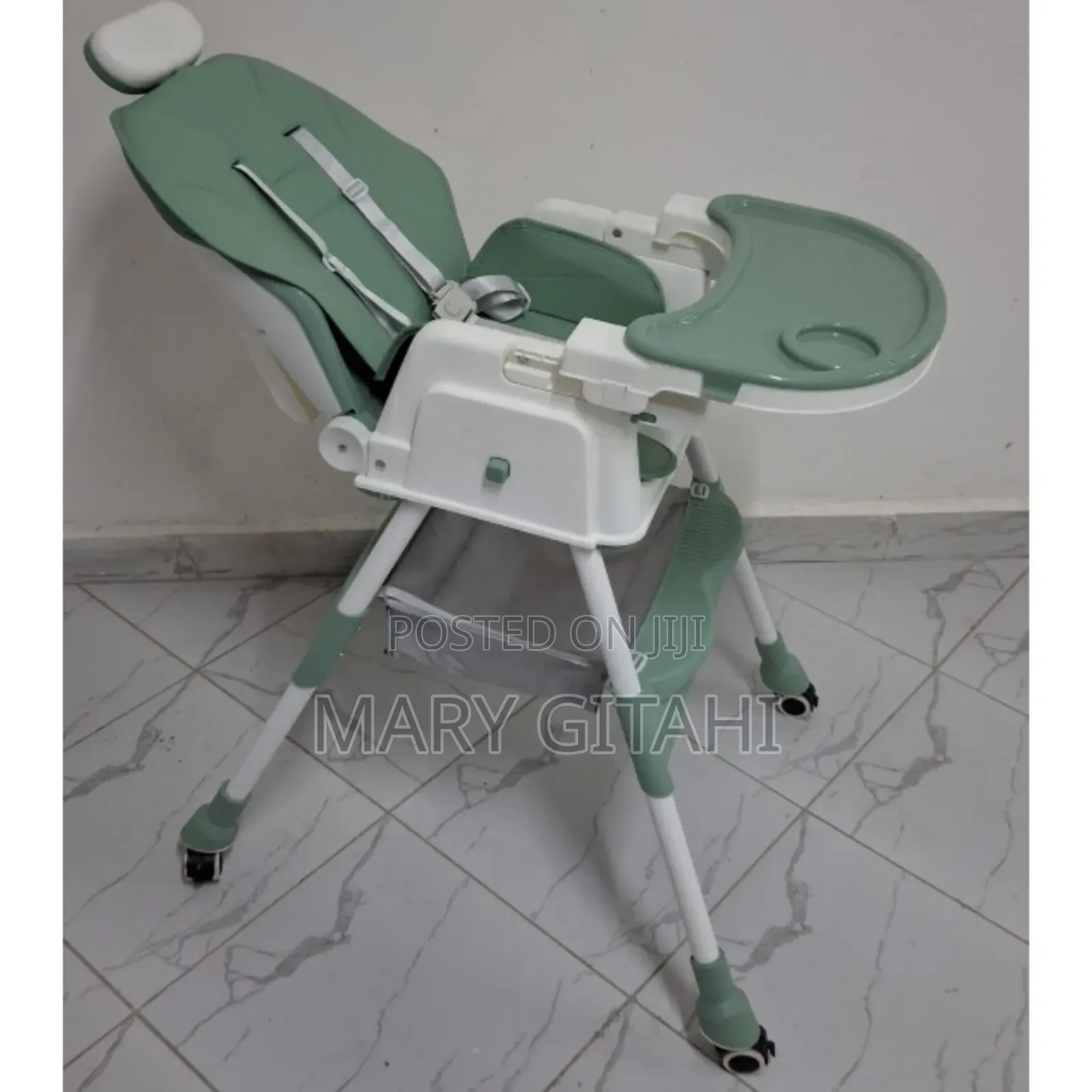 Spacious Baby Feeding Chair at 