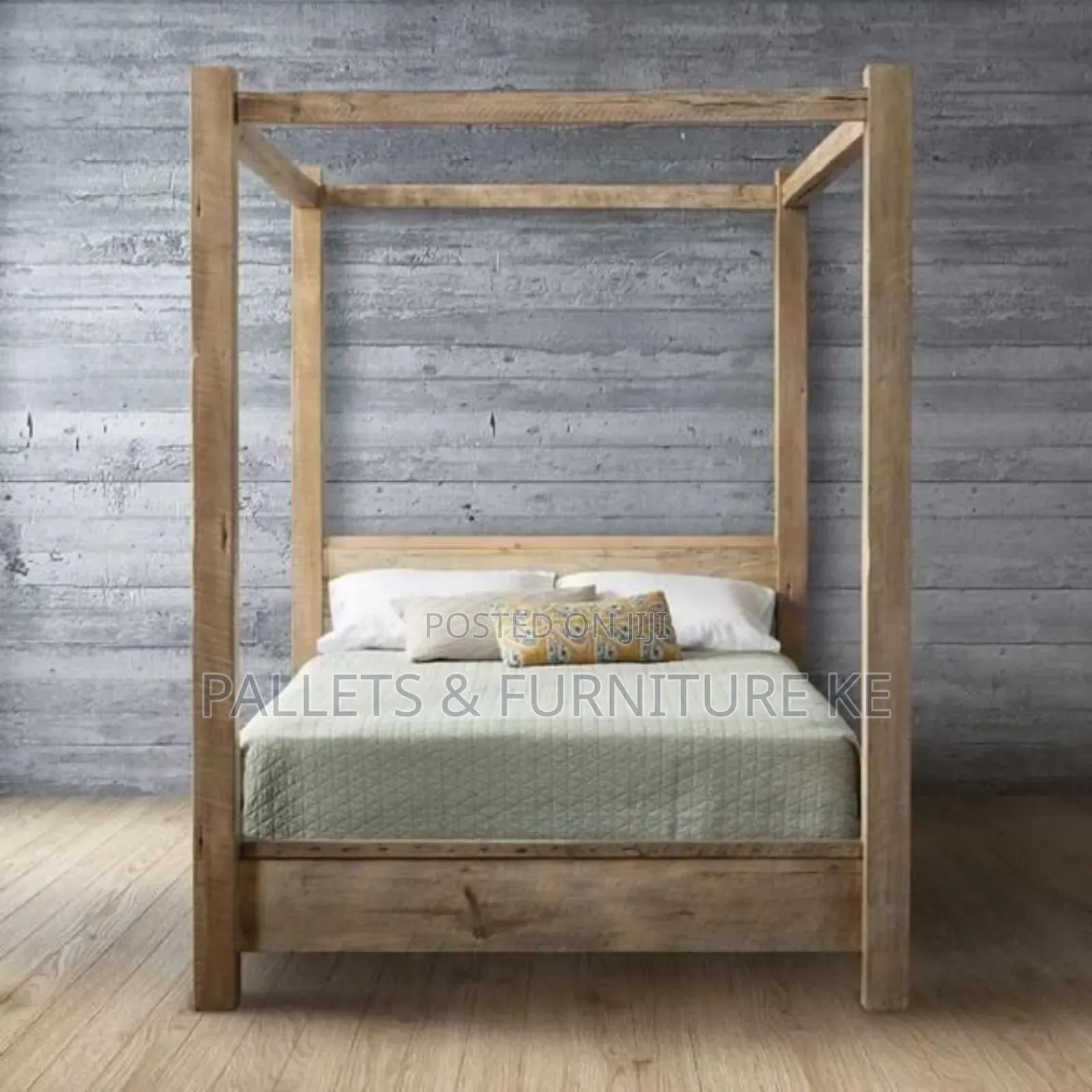 Classic Canopy Bed 6588
