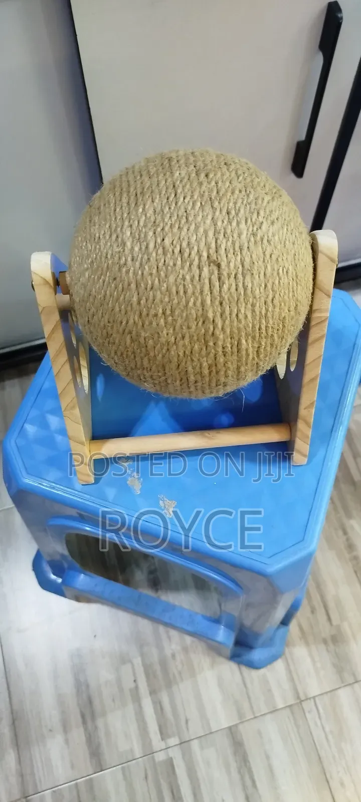 Pet Scratcher Ball Toy