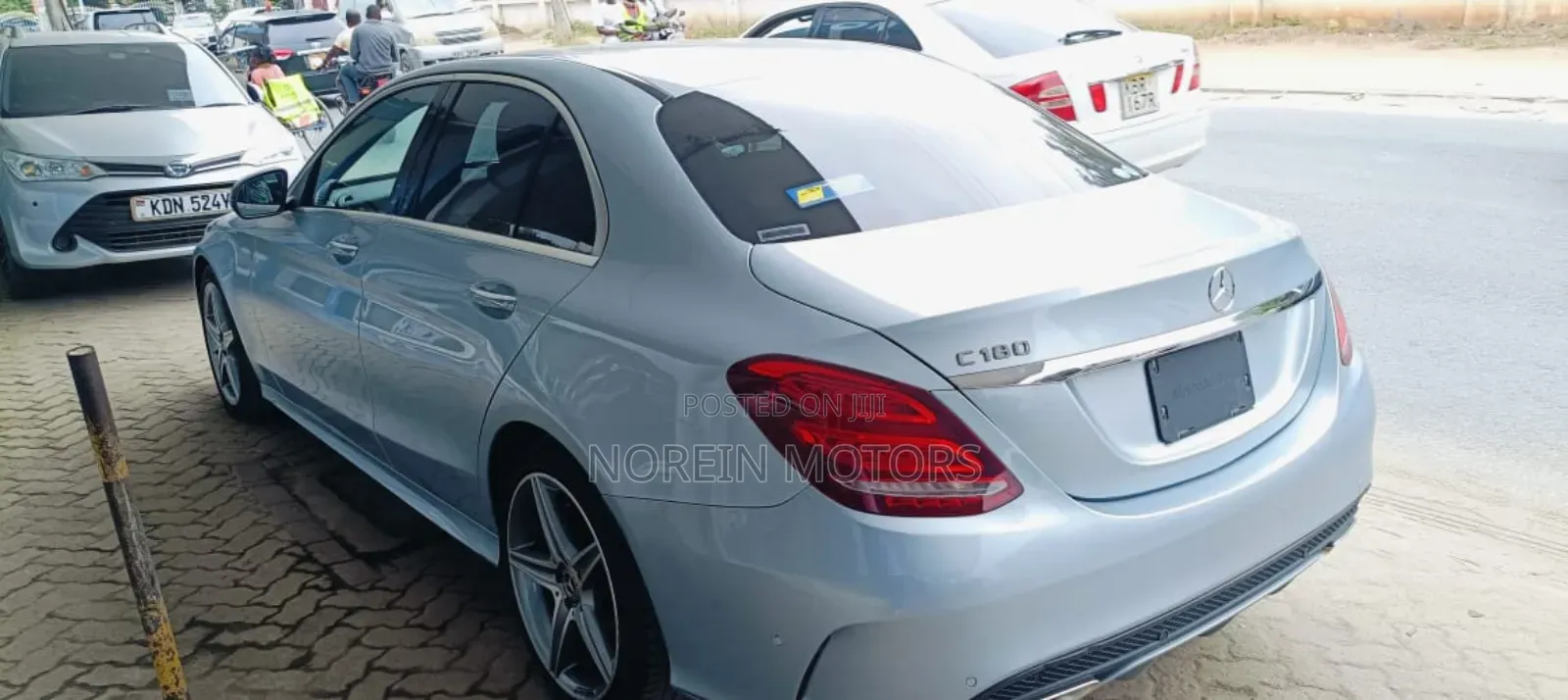 Mercedes-Benz C180 2017 Blue